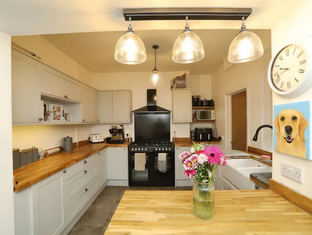 St. Cenydd Road, Caerphilly, CF83, photo 2