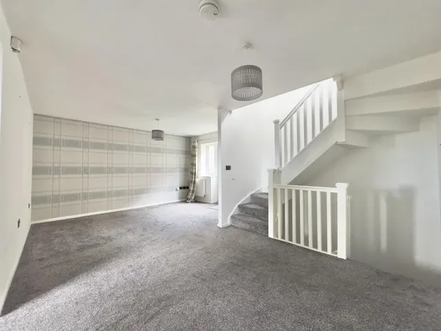 Photo 3 — Worsbrough Road, Blacker Hill, Barnsley