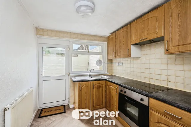 New Road, Neath, SA10, photo 2