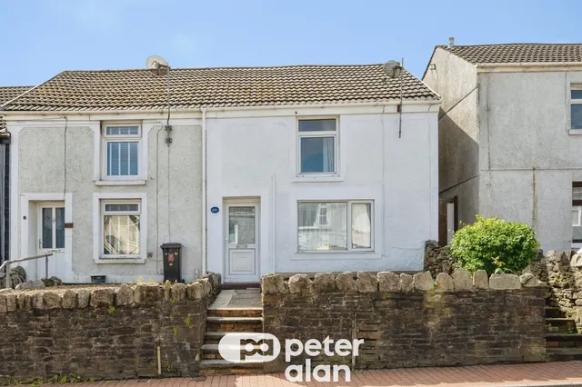 New Road, Neath, SA10, photo 1