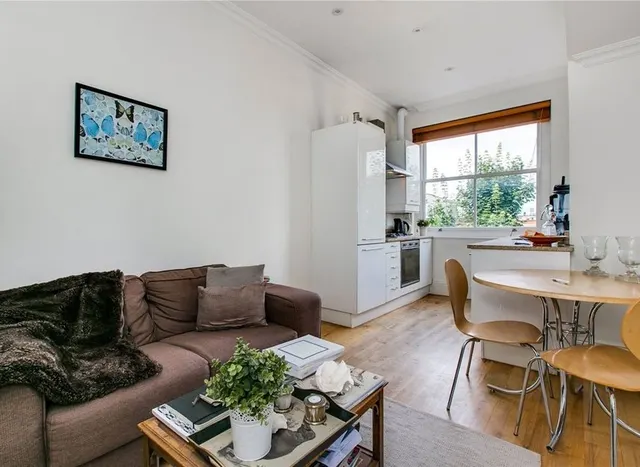 Photo 2 — Draycott Place, Chelsea, SW3