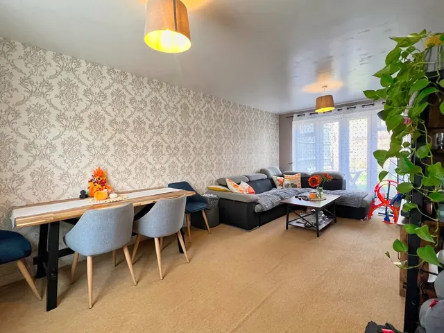 Photo 3 — Chepstow Road, Oakley Vale, Corby, NN18