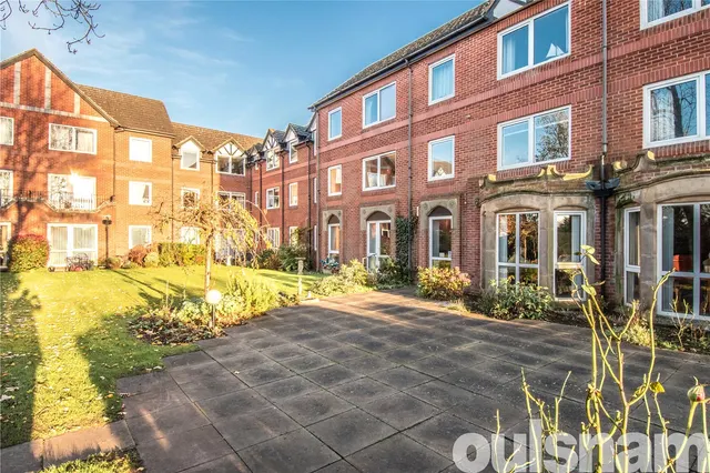 Ednall Lane, Bromsgrove, Worcestershire, B60 2DA, photo 1