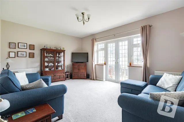 Upminster, RM14, photo 1