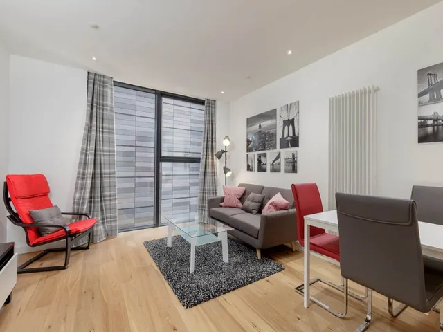 Photo 2 — Simpson Loan, Quartermile, Edinburgh, EH3 9GZ