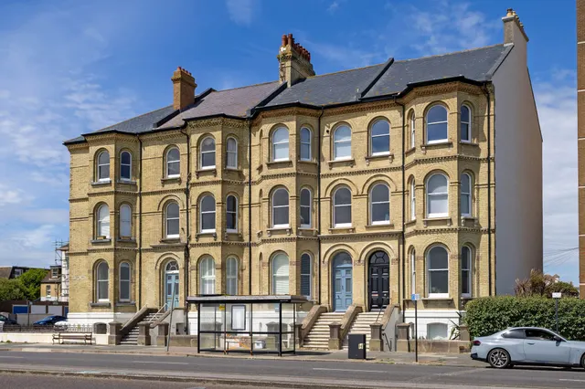 Kingsway, Hove, BN3, photo 1