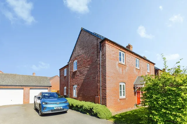 Cub Close, Bugbrooke, Northampton, Northamptonshire, NN7, photo 1