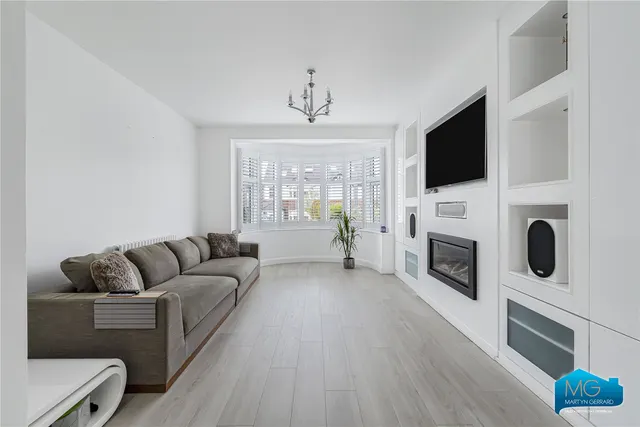 Holly Hill, London, N21, photo 3