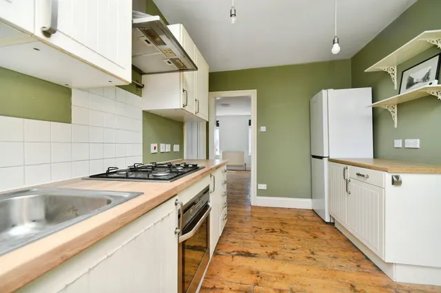 Photo 2 — Roundhill Crescent, Brighton