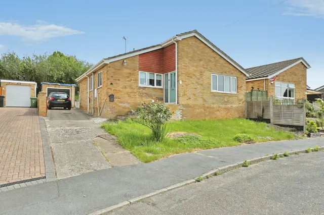 Walnut Walk, Marham, photo 1