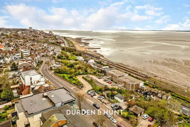 Grand Parade, Leigh-On-Sea, SS9, photo 1