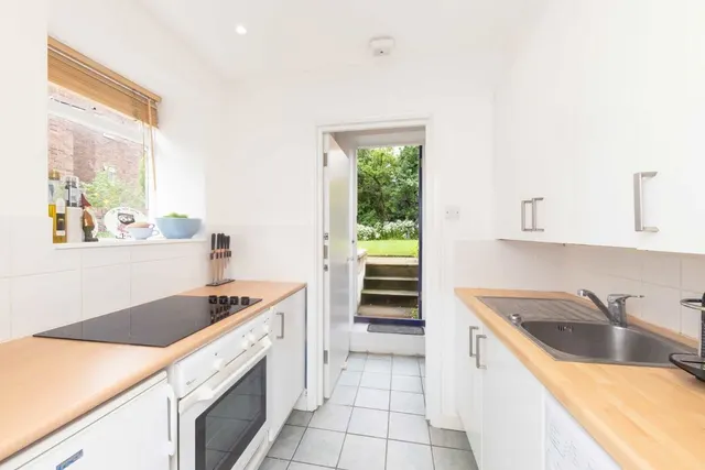 Wimbledon Park Road, SW18, photo 2