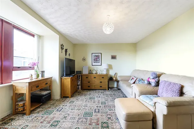 Photo 3 — Graham Place, DUNDEE, Angus, DD4
