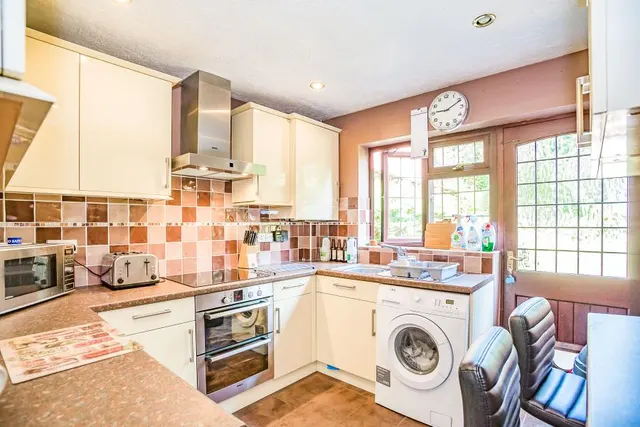 Goldthorpe Gardens, Lower Earley, RG6, photo 3