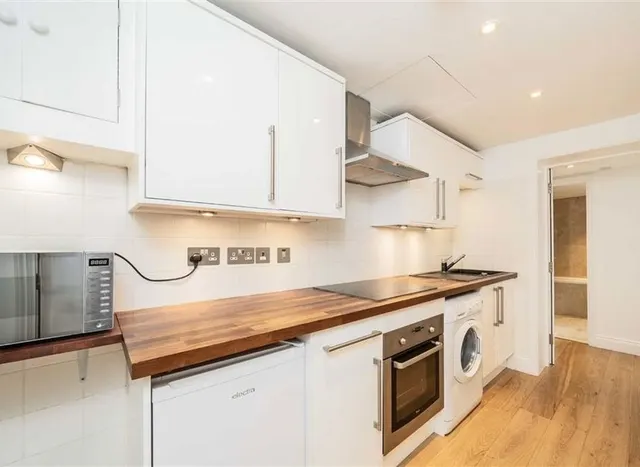 Photo 3 — Barkham Terrace, Waterloo, SE1