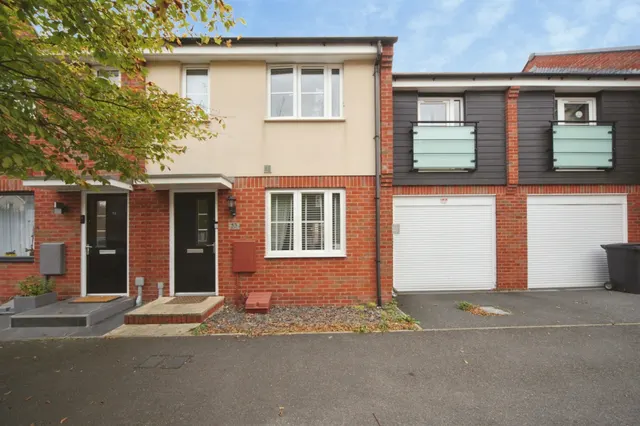 Vauxhall Way, Dunstable, LU6, photo 1