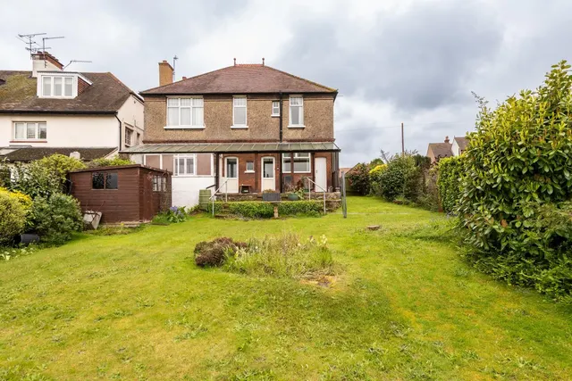 Old Road East, Gravesend, Kent DA12 1NX, photo 1
