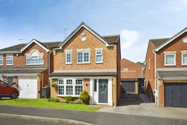 West Croft Drive, CHESTERFIELD, Derbyshire, S43, photo 1