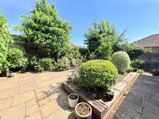 Photo 2 — Mays Lane, Stubbington, Fareham