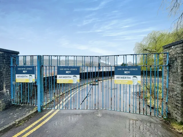Former Ambulance Site, Fron Serth, LL40, photo 3