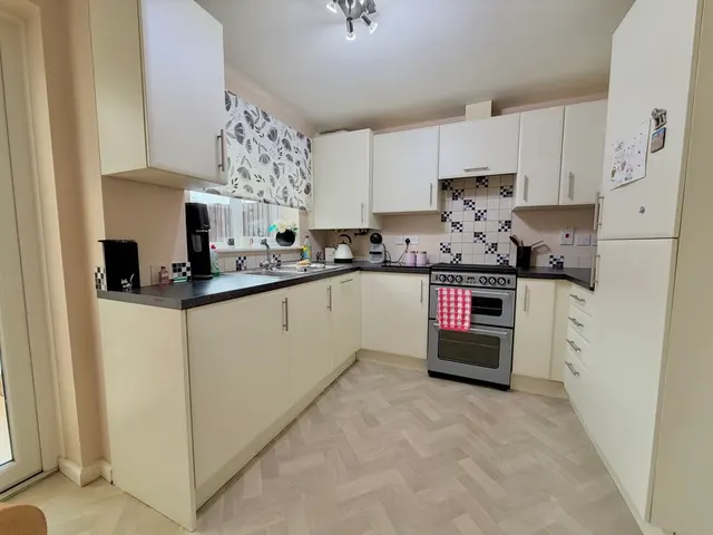 Alabaster Avenue, Houghton Regis, LU5, photo 2