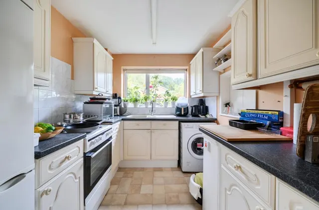 Lincoln Court, Southampton, SO15, photo 2