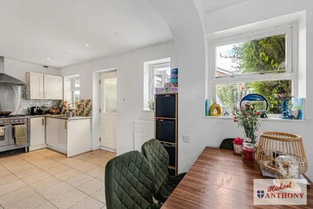 Photo 3 — Heydon Court, Bradville, Milton Keynes, Buckinghamshire, MK13 7UQ
