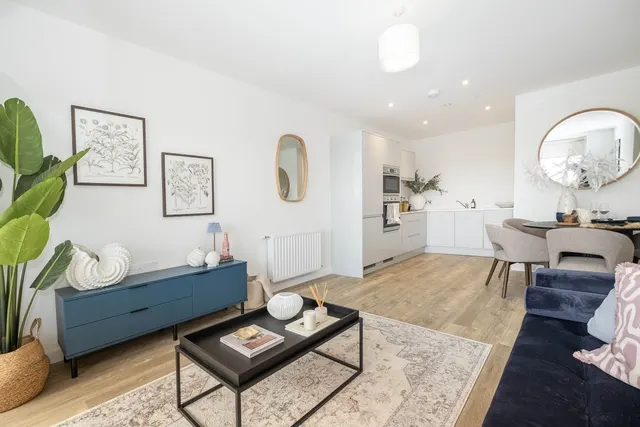 Elmsleigh Road Staines TW18, photo 1
