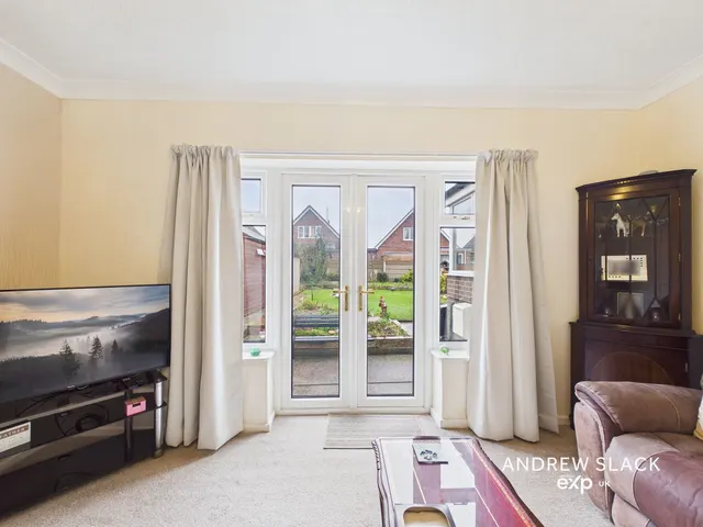 Photo 3 — Beresford Road, Mansfield Woodhouse, Mansfield, NG19 8QP