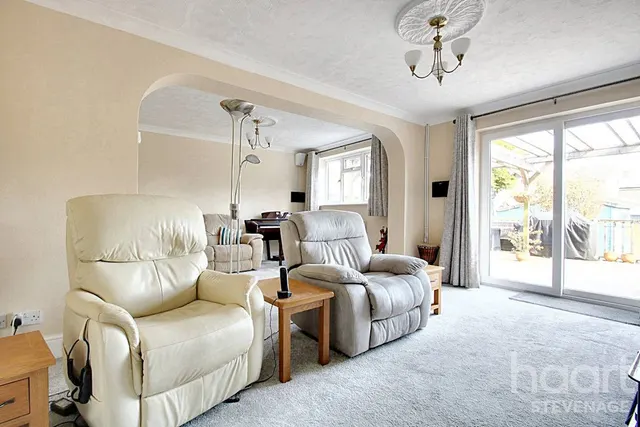 Marlowe Close, Stevenage, SG2, photo 3