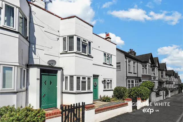 Southbourne Grove, Westcliff-On-Sea, SS0, photo 1