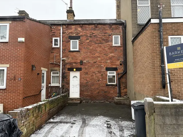 Industrial Avenue, Birstall, WF17, photo 1