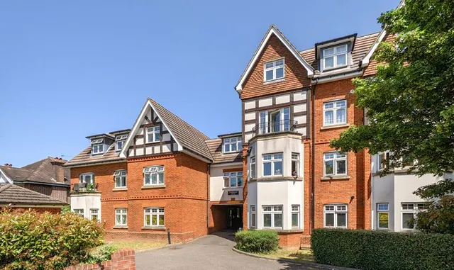 Cheam Road, Charlemont House, KT17, photo 1