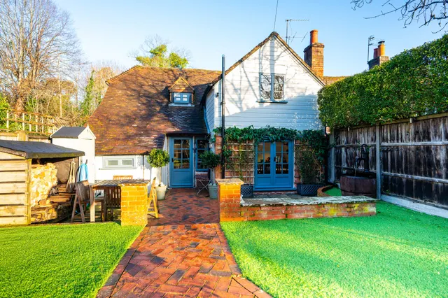 Photo 3 — Hillier Cottage, The Street, Guildford