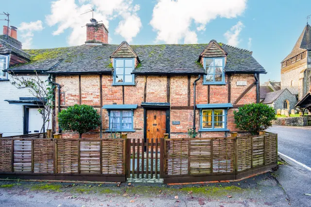 Hillier Cottage, The Street, Guildford, photo 1