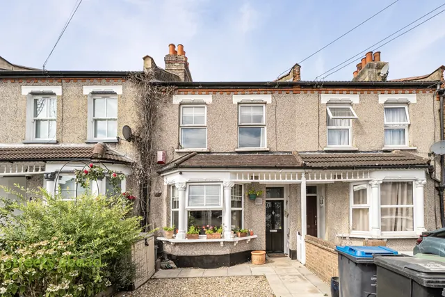 3 bedroom house, Bensham Grove, Thornton Heath, CR7