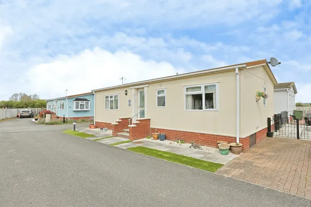 Plumtree Mobile Home Park, Marham, photo 1