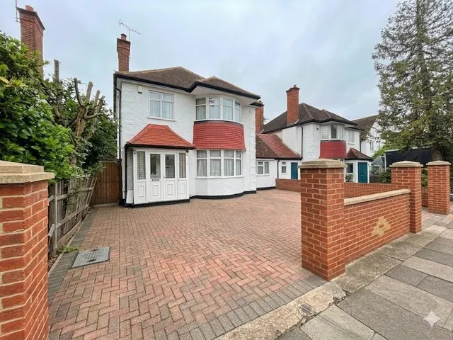 Selvage Lane, Mill Hill, photo 1