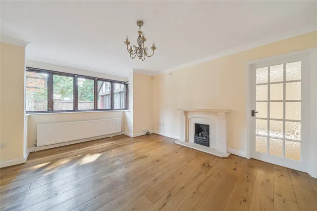 Photo 2 — Fyfield Close, Bromley, BR2