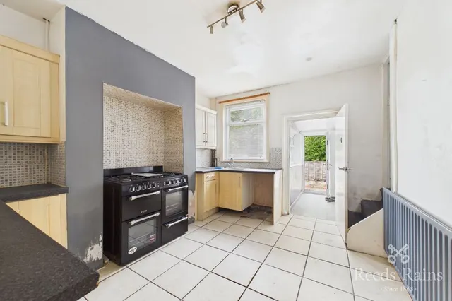 Photo 3 — Mottram Road, Hyde, Greater Manchester, SK14