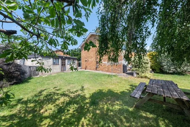 Andover Close, Uxbridge, photo 3