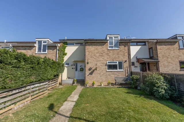 St. Marys Road, Hartley Wintney, Hook, RG27 8EZ, photo 1