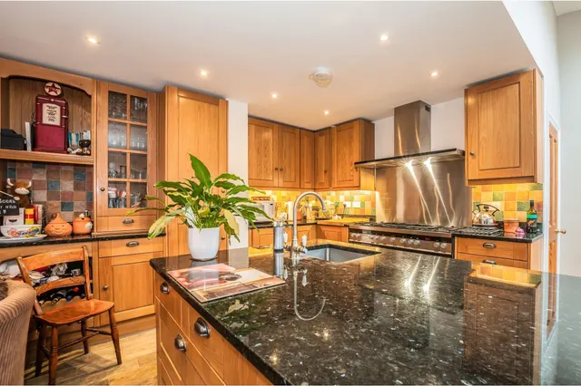 Furze Platt Road, Maidenhead, SL6, photo 2