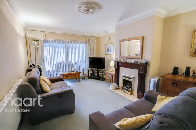 Grovewood Avenue, Leigh-On-Sea, SS9, photo 2