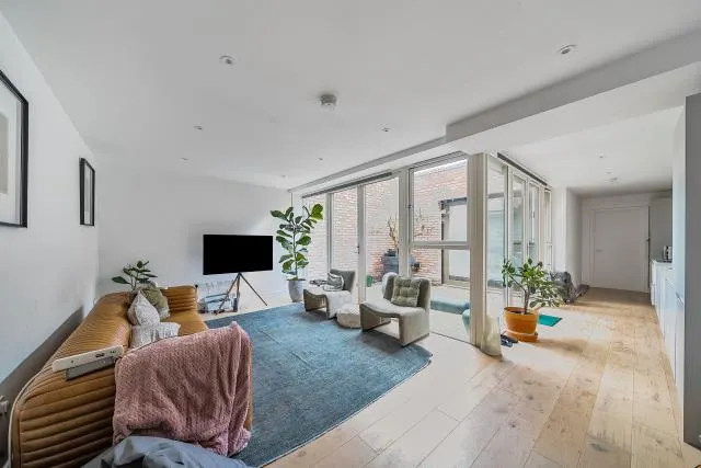 Edgewood Mews, London, N3, photo 1