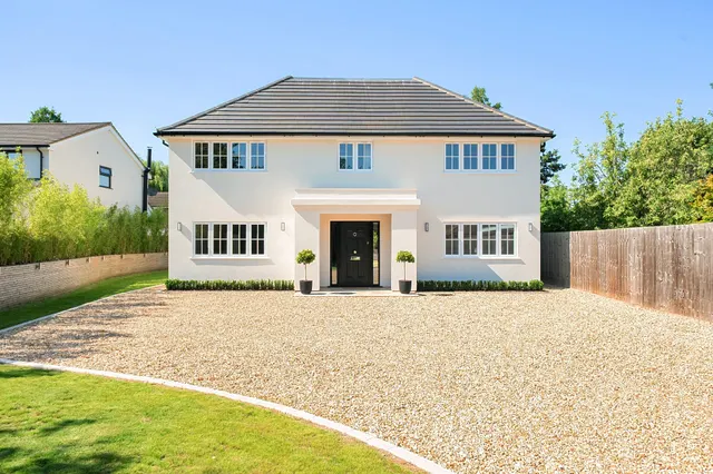 10a Oakley Drive, Fleet, GU51 3PP, photo 1