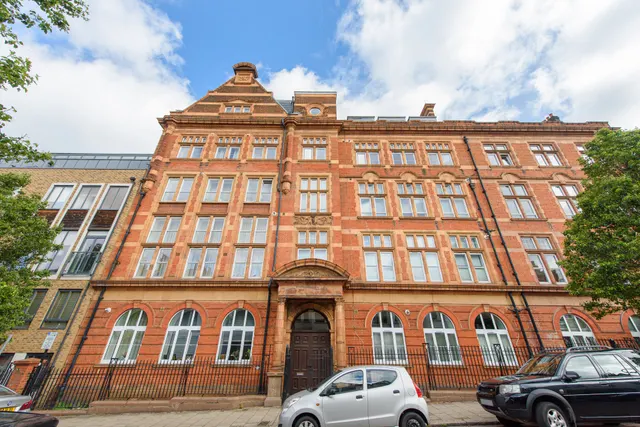 Flat 7 Academy Court, 34 Glengall Road, London, photo 1