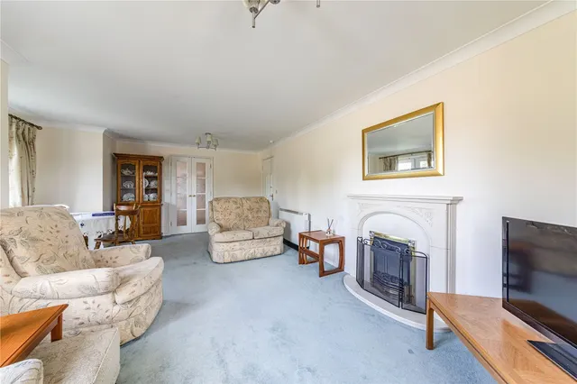 Oyster Lane, Byfleet, photo 2