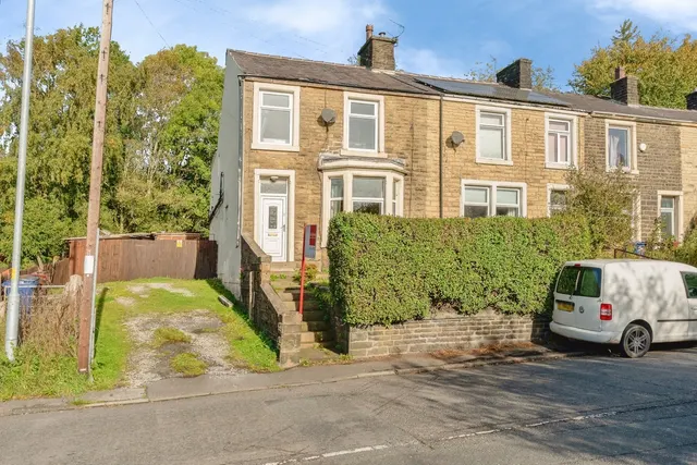 Blackburn Road, Simonstone, BB12, photo 1
