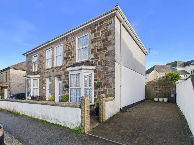 Wellington Road, Camborne, photo 1